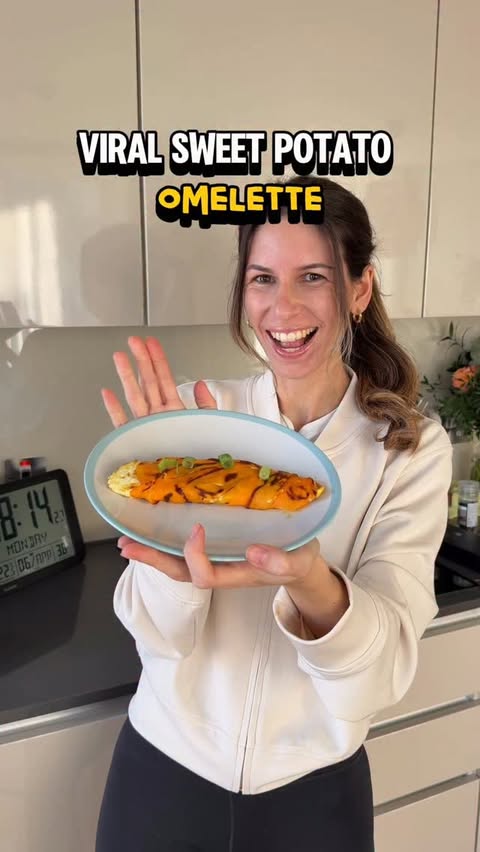 Instagram post by @londonultimateguide for HexClad. Caption reads: Have you tried this sweet potato omelette for....