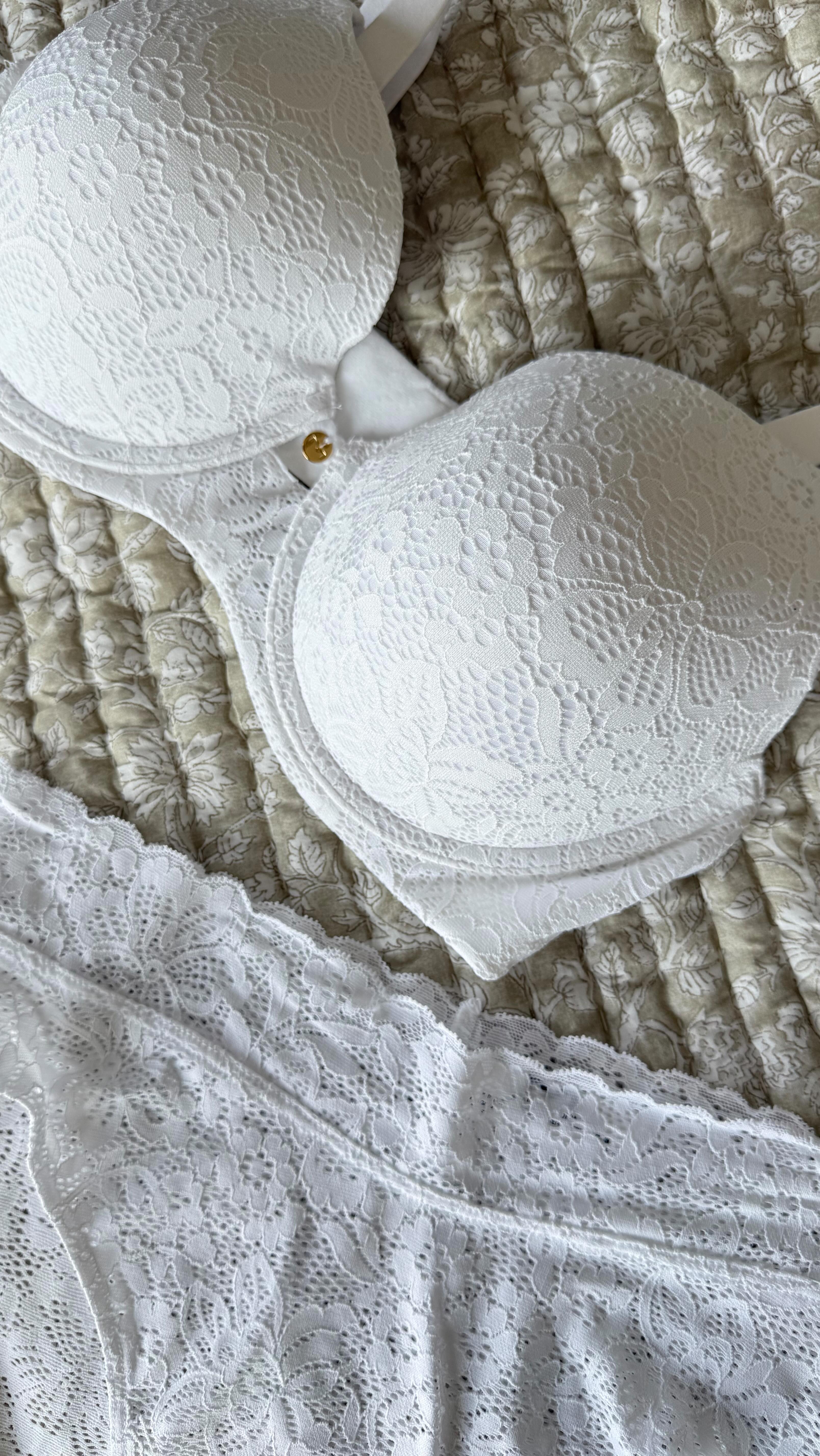 Instagram post by @denisemmercedes for Maidenform. Caption reads: Let me make your bra shopping easy! The Comfort....