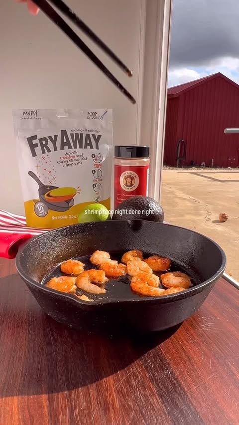 Instagram post by @farmacyrevolution_ for FryAway. Caption reads: [...] oil wondering what to do next… I used....
