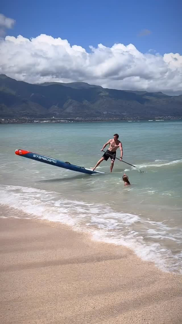 Instagram post by @conbax for dryrobe. Caption reads: Glassy days in Maui with the fam bam 🙏🏼🤙🏼💪🏼....