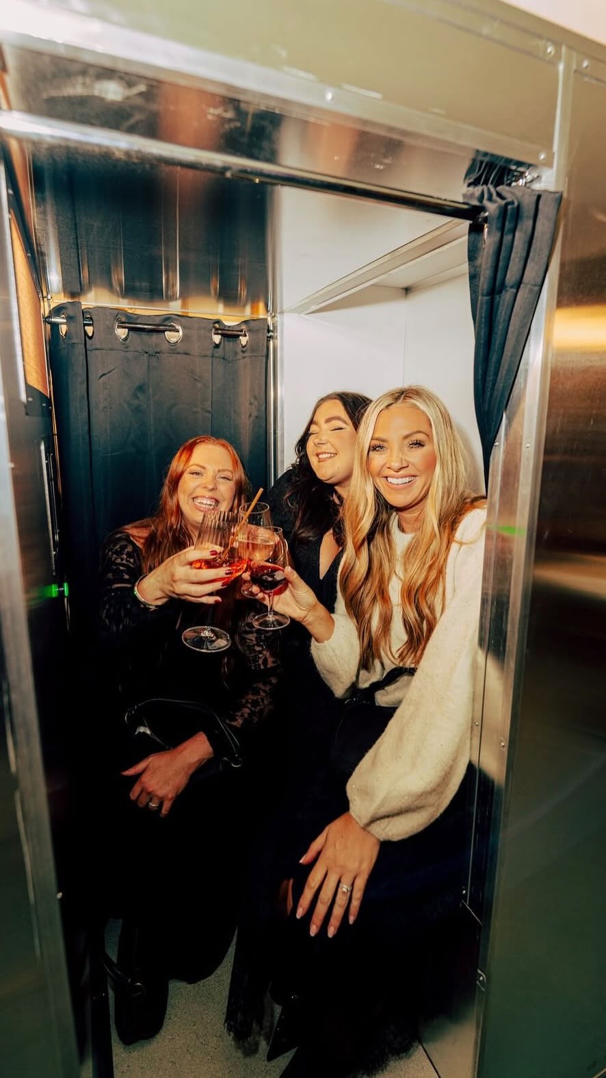 Instagram post by @shannon.futcher for FatFace. Caption reads: Taking a moment with @fatface ad. 

What a....