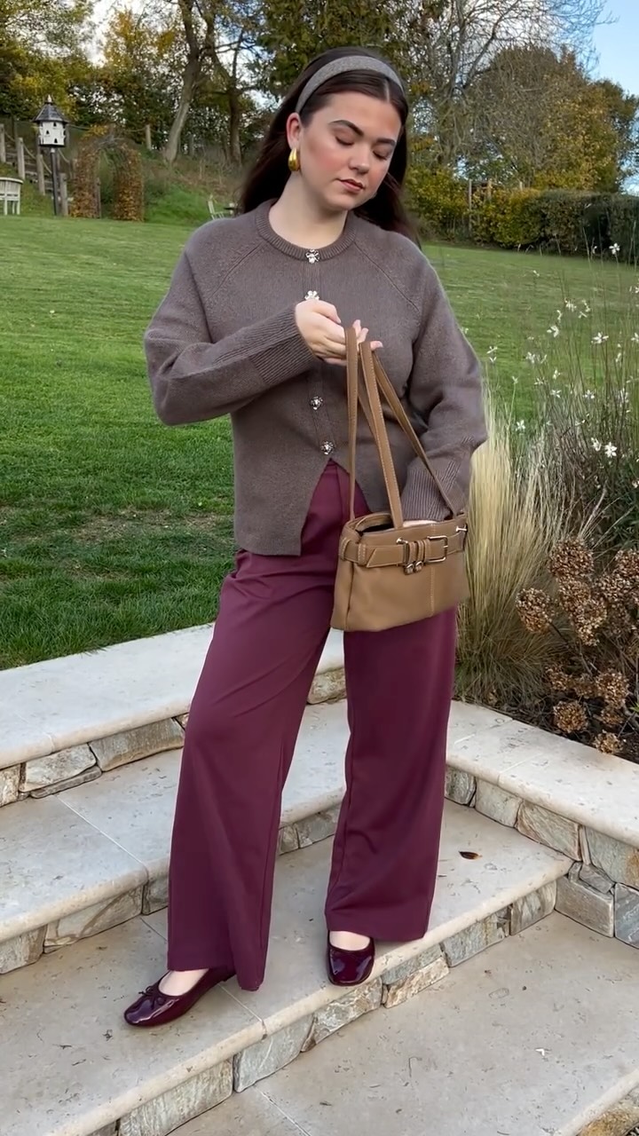 Instagram post by @ellisia_lifestyle for Halara. Caption reads: More work outfit inspo coming your way with this....