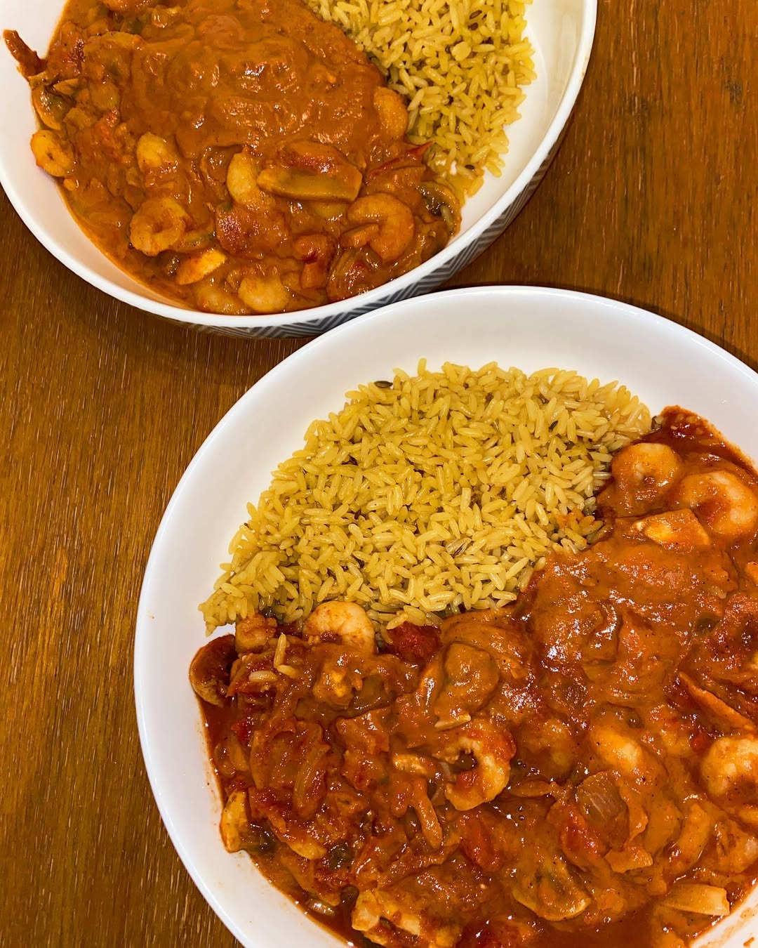 Instagram post by @lilmisspiggyy_ for Spicentice. Caption reads: 🍤LOW CAL PRAWN BALTI CURRY🍤 

AD - @spicentice....