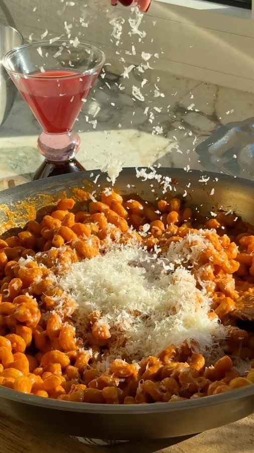 Instagram post by @emeraldcchan for Brami. Caption reads: This is a love letter to @enjoybrami curly mac 💌....