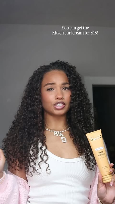Instagram post by @ashleescurls for Kitsch. Caption reads: [...] with just 1 product is a miracle and....
