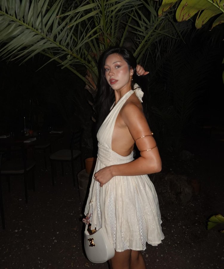 Instagram post by @buketsenaa for SAGAZA. Caption reads: 🐚

reklam*.