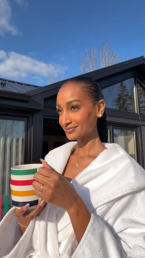 Instagram post by @segenmisghina for The Bay. Caption reads: The iconic @hudsonsbay, made for summer ☀️ Such a....