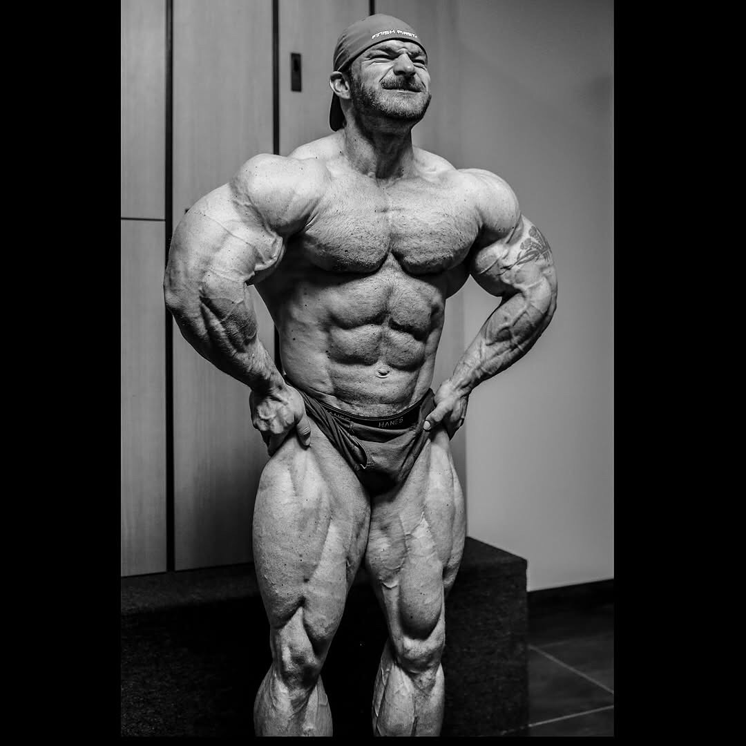 Instagram post by @bisandtris for TuffWraps. Caption reads: [...] @gym_pin: bisandtris10
🔸🏋️‍♂️ @tuffwraps:....