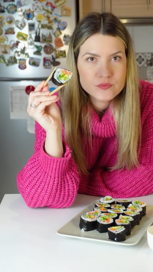 Instagram post by @nutrition_home for Lidl Hellas. Caption reads: Sushi στο σπίτι εύκολα και οικονομικά με προϊόντα....