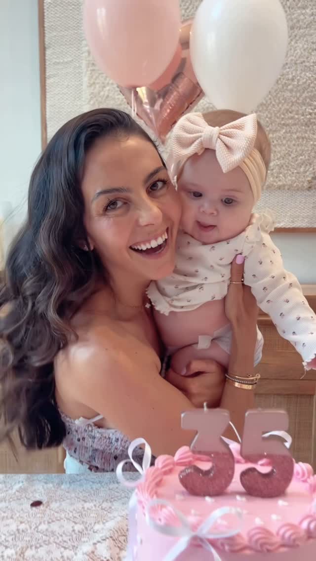 Instagram post by @amandayogaflow for Pureborn. Caption reads: 35th trip around the ☀️🙏🏼 Safe to say the wish I....