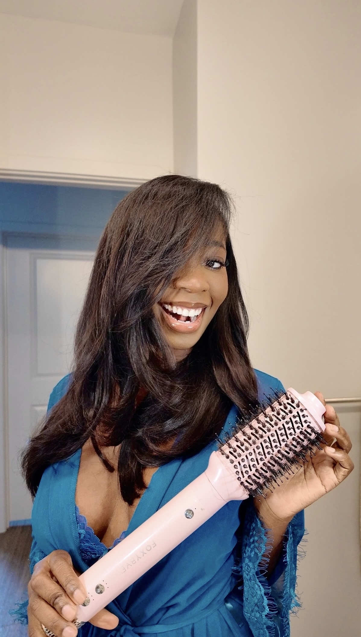 TikTok post by @cashayproudfoot for FoxyBae Hair. Caption reads: [...] using the Super Syler Pro + from @FoxyBae....