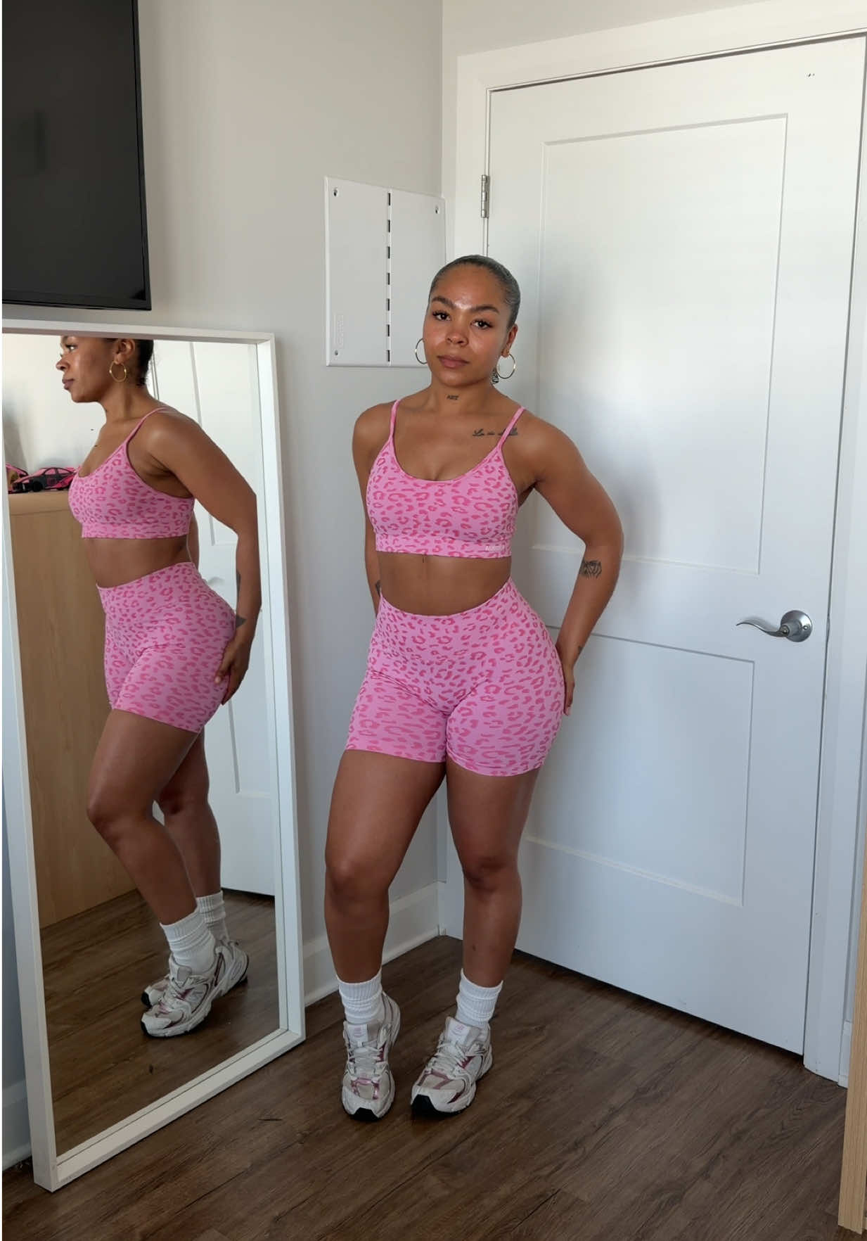 TikTok post by @chynarice for Aurola US. Caption reads: I got my pink cheetah set @AUROLA 🩷 #gymfashion....