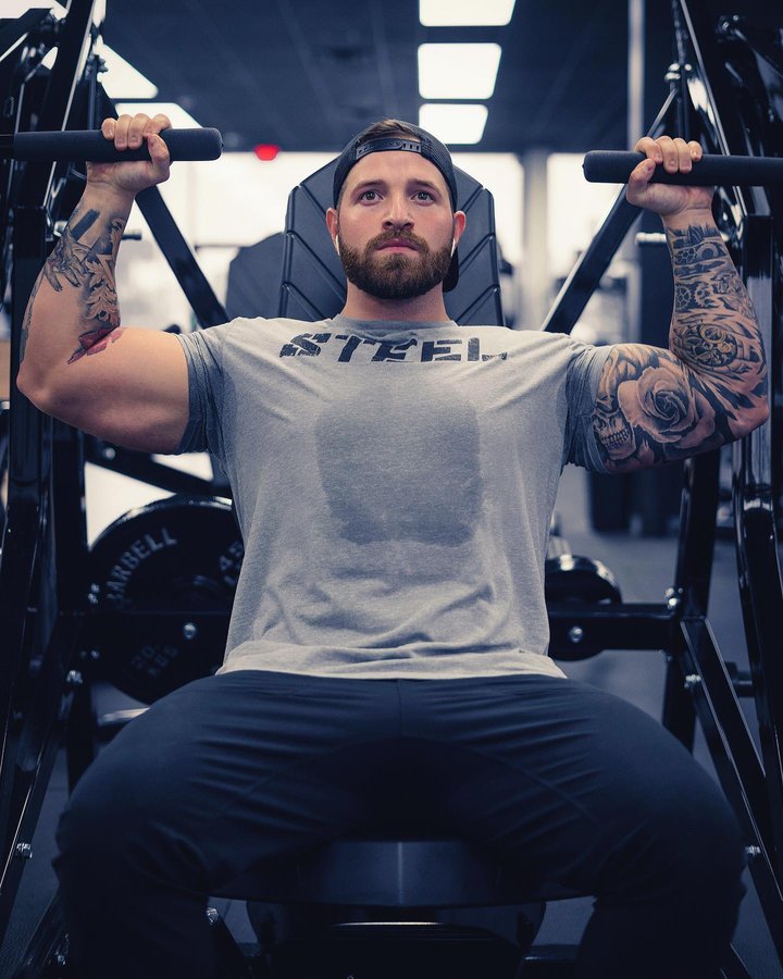 Instagram post by @itsjoshellison for Steel Supplements. Caption reads: Who else is hitting the gym this....