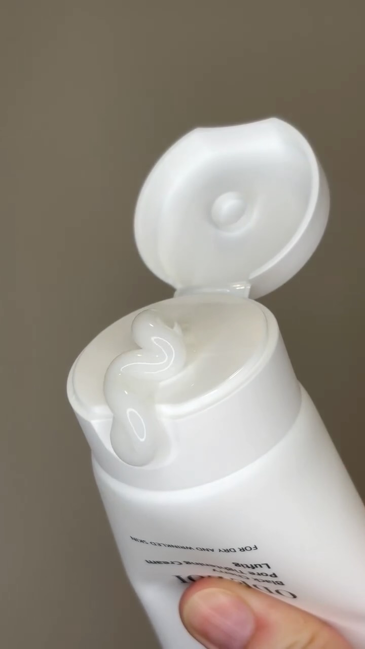 Instagram post by @ihearteverithing for Stack Influence. Caption reads: The magic of Cherries in a pore tightening cream.....