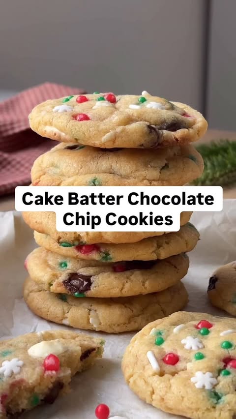 Instagram post by @simpleeverydayrecipes for Bob's Red Mill. Caption reads: Santa called and he said these are his favorite....