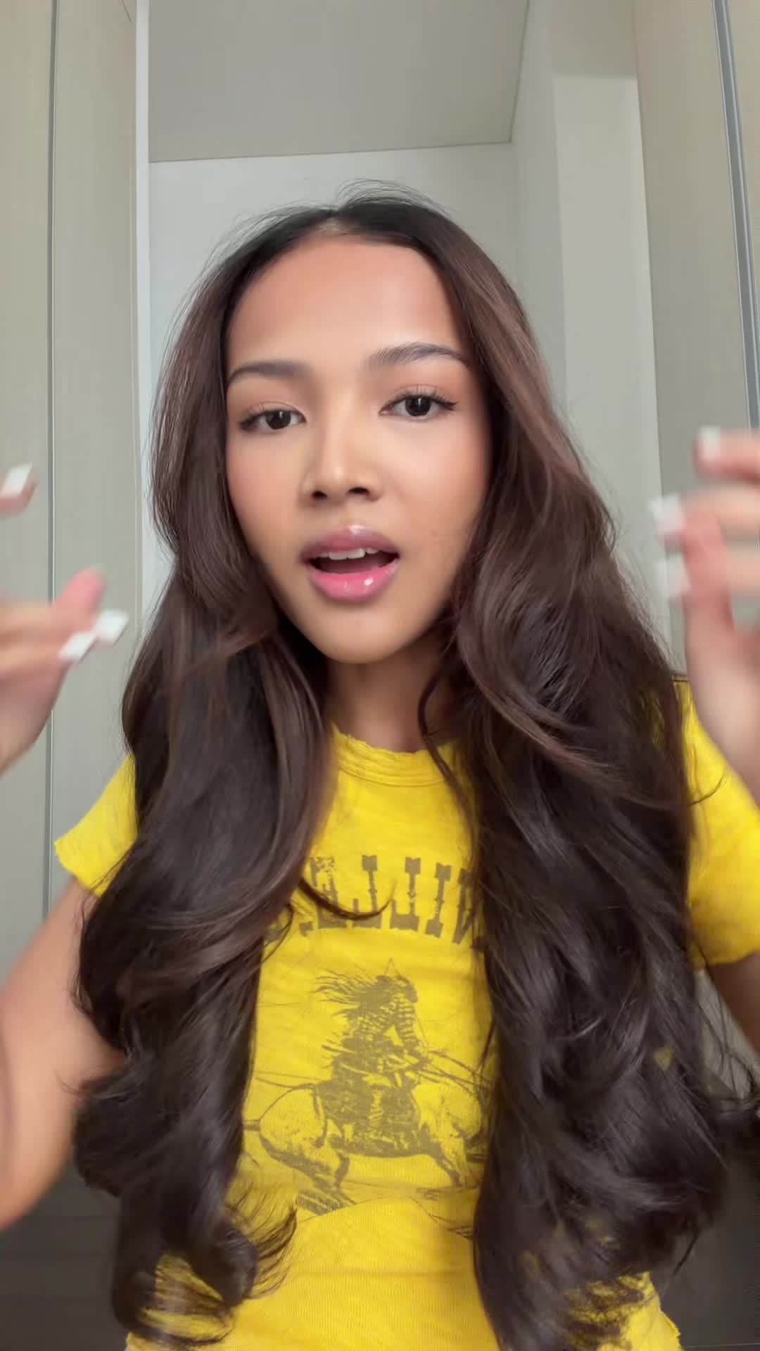 TikTok post by @arthaadaa for Sunsilk. Caption reads: mahalini pasti minder @Sunsilk Indonesia #sunslik....