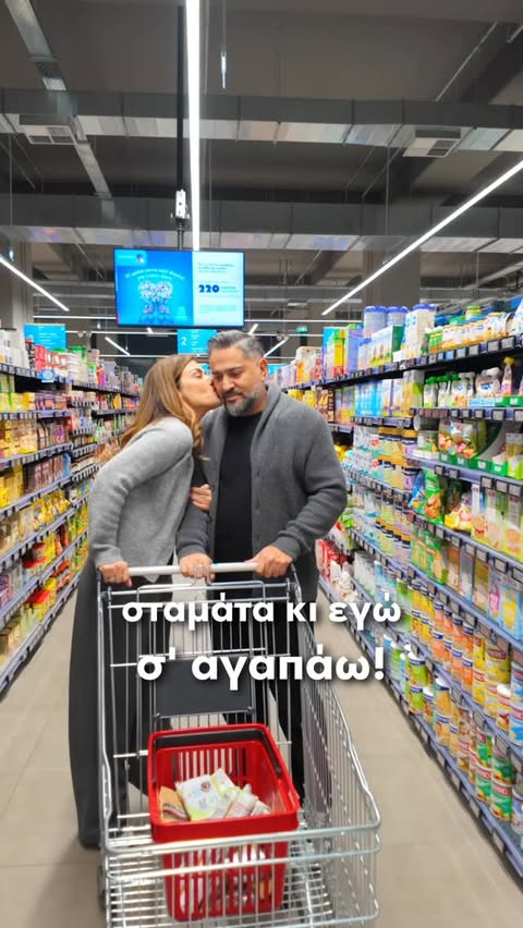 Instagram post by @vasolaskaraki for AB Vassilopoulos. Caption reads: [...] και κάτι παραπάνω ;; 😉 @abvassilopoulos....