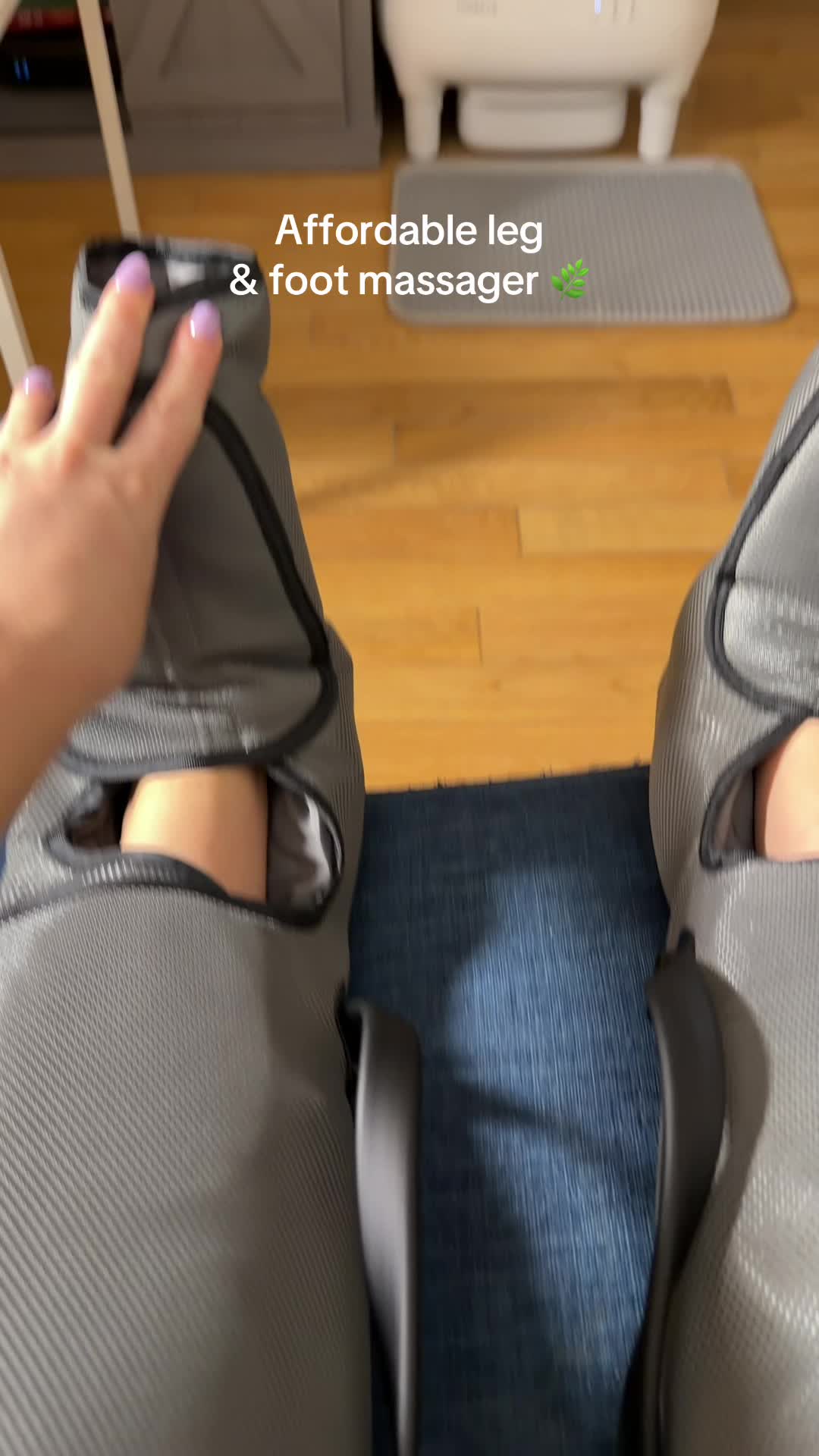 TikTok post by @jackieriso for Nekteck. Caption reads: [...] #compressionboots #footmassager....