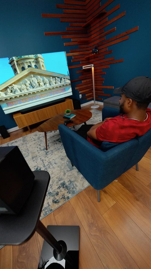 Instagram post by an influencer for Samsung US. Caption reads: [...] by Samsung @samsungtv @samsungus....