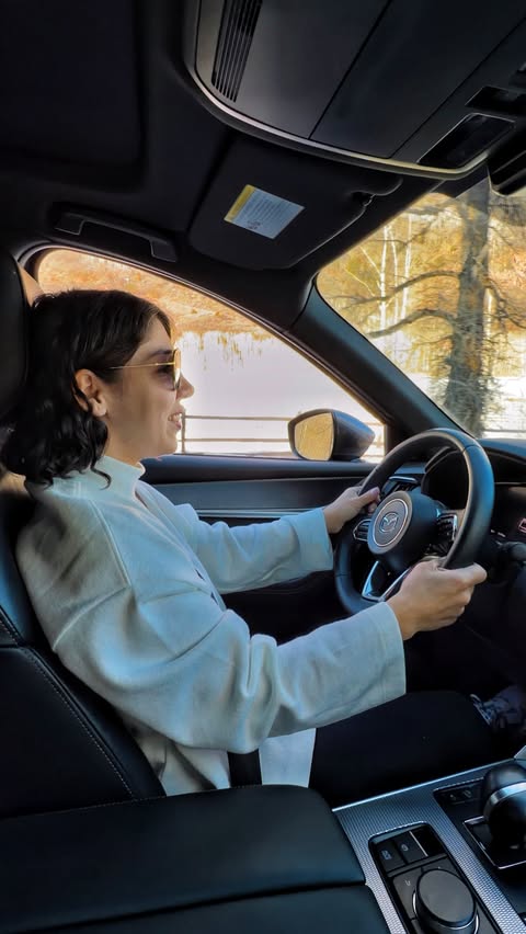 Instagram post by @yasminin.usa for OTTOCAST. Caption reads: [...] turning around while driving 🤍
With....