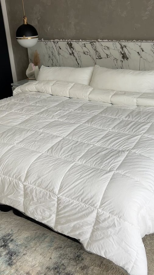 Instagram post by @katviras for Hush. Caption reads: @hushblankets did it again ☁️😴🛌 #hush [...].