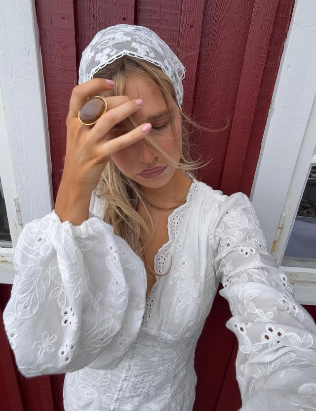 Instagram post by @llolarosalie for Gina Tricot. Caption reads: *Anzeige midsummer & the new @ginatricot campaign....