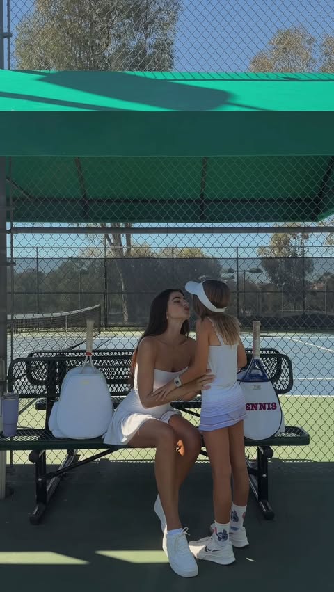 Instagram post by @emilycpe for GoMacro. Caption reads: [...] and a snack break we both love. @gomacro....