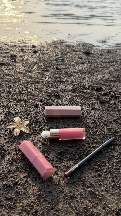 Instagram post by @manasvi._ for M·A·C Cosmetics. Caption reads: [...] Liquid blush shade- Happy @maccosmeticsindia....
