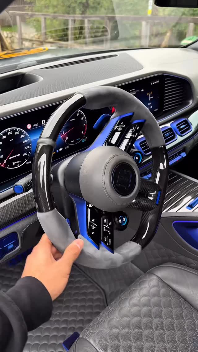 Instagram post by @mr.benz for Continental Reifen. Caption reads: Rate from 1-10!
On tour with @continental_reifen....