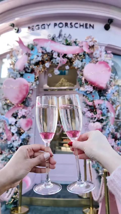 Instagram post by @fatinahhayat for Peggy Porschen. Caption reads: [...] to try the new Valentine’s menu at....