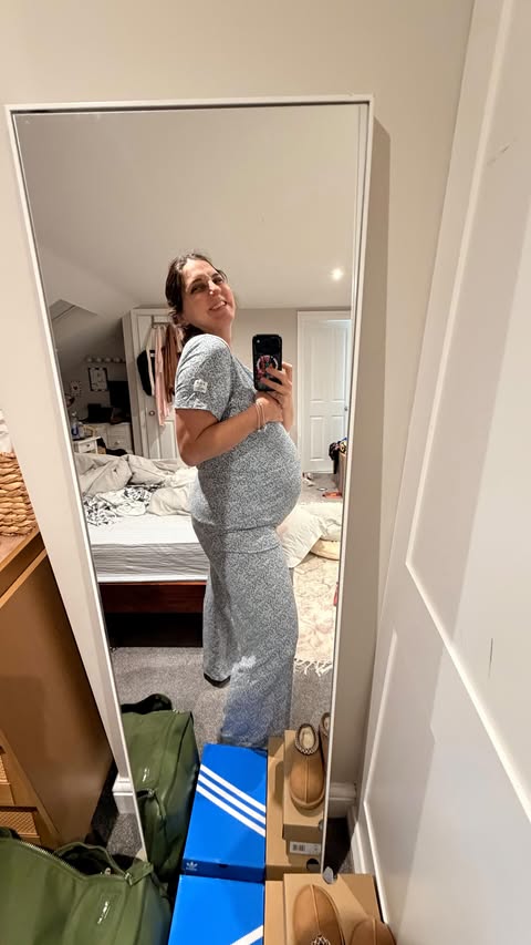 Instagram post by @car.escobar for Lola&Lykke. Caption reads: [...] trimester MUST haves?
Let’s start by....