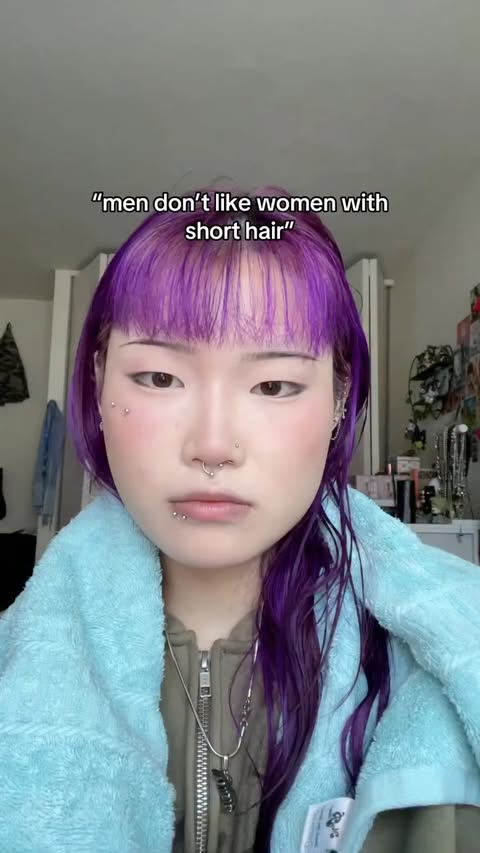 Instagram post by @hyevensent for Arctic Fox Hair Color. Caption reads: feeling very noonan neomu yepeo 
(blue hair dye....