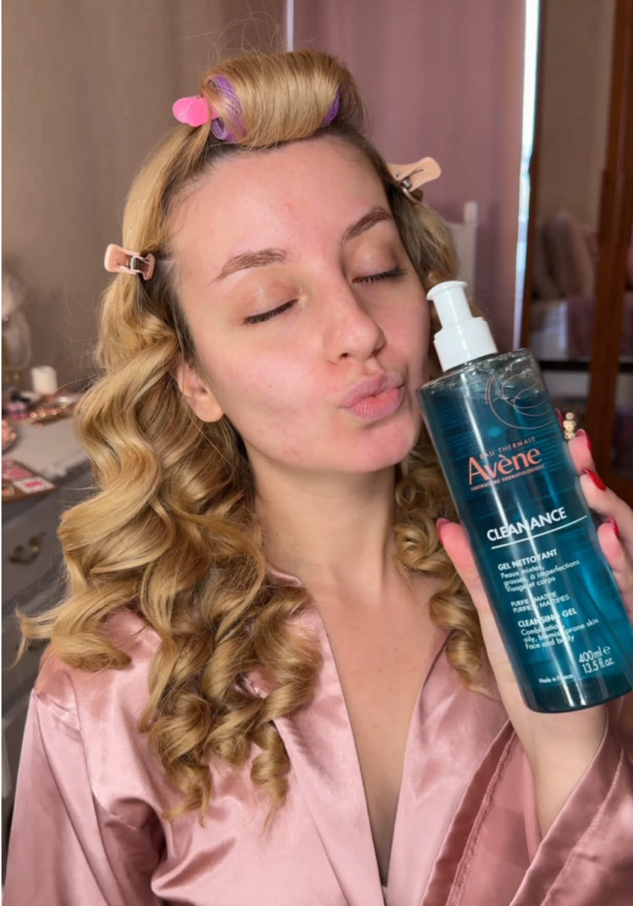 TikTok post by @inesbombshell for Avène. Caption reads: [...] collaboration commerciale @Eau Thermale....