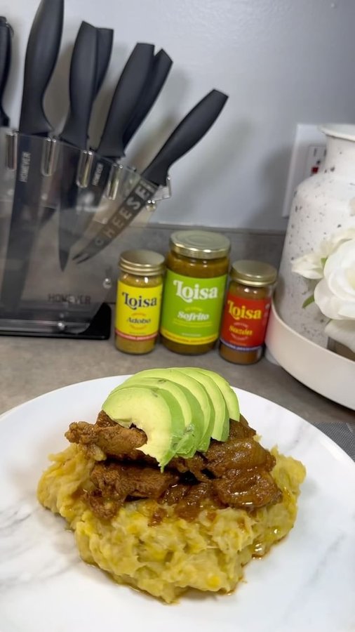 Instagram post by @cookwithnidi for Loisa. Caption reads: Bistec Encebollado made with @eatloisa products!....