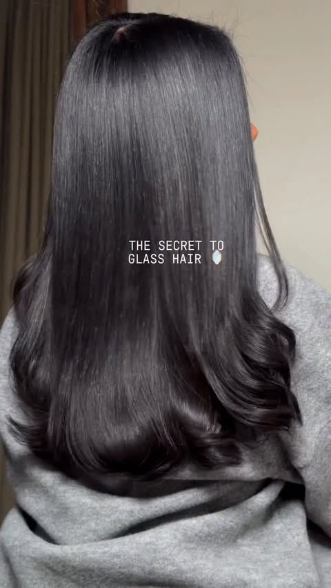 Instagram post by @cococenteno for NEQI. Caption reads: [...] this price is crazy work, i love it. the....