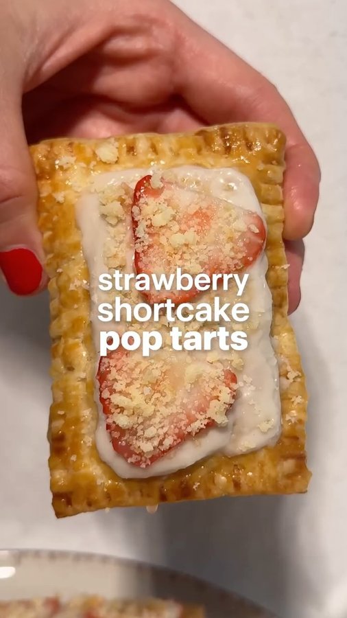 Instagram post by @seriousfoodfetish for Oishii. Caption reads: Strawberry Shortcake Pop Tarts

•Follow....
