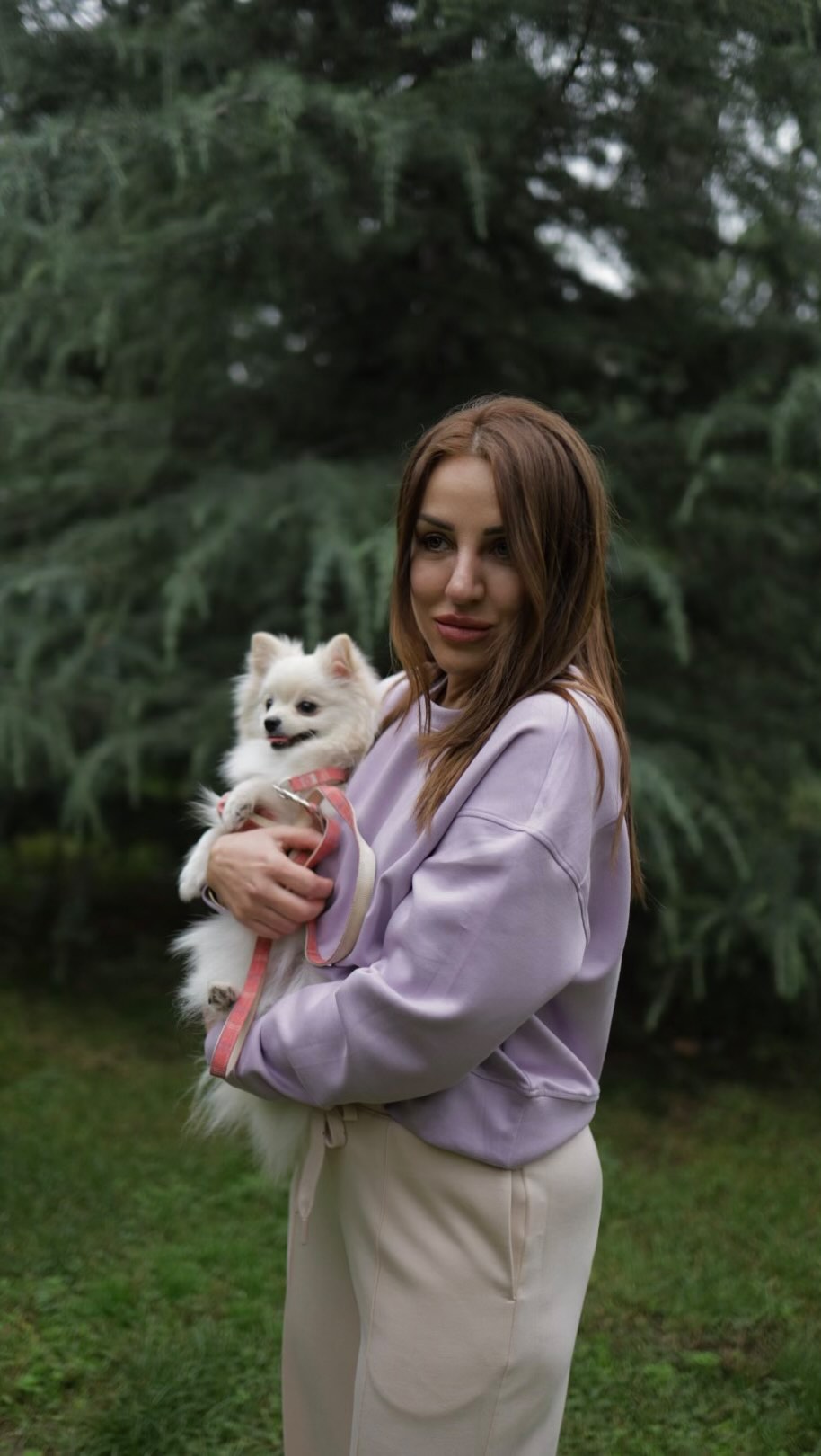 Instagram post by @dinnna________ for Pinspark. Caption reads: Weekend neutrals + Pinspark comfort = my whole....