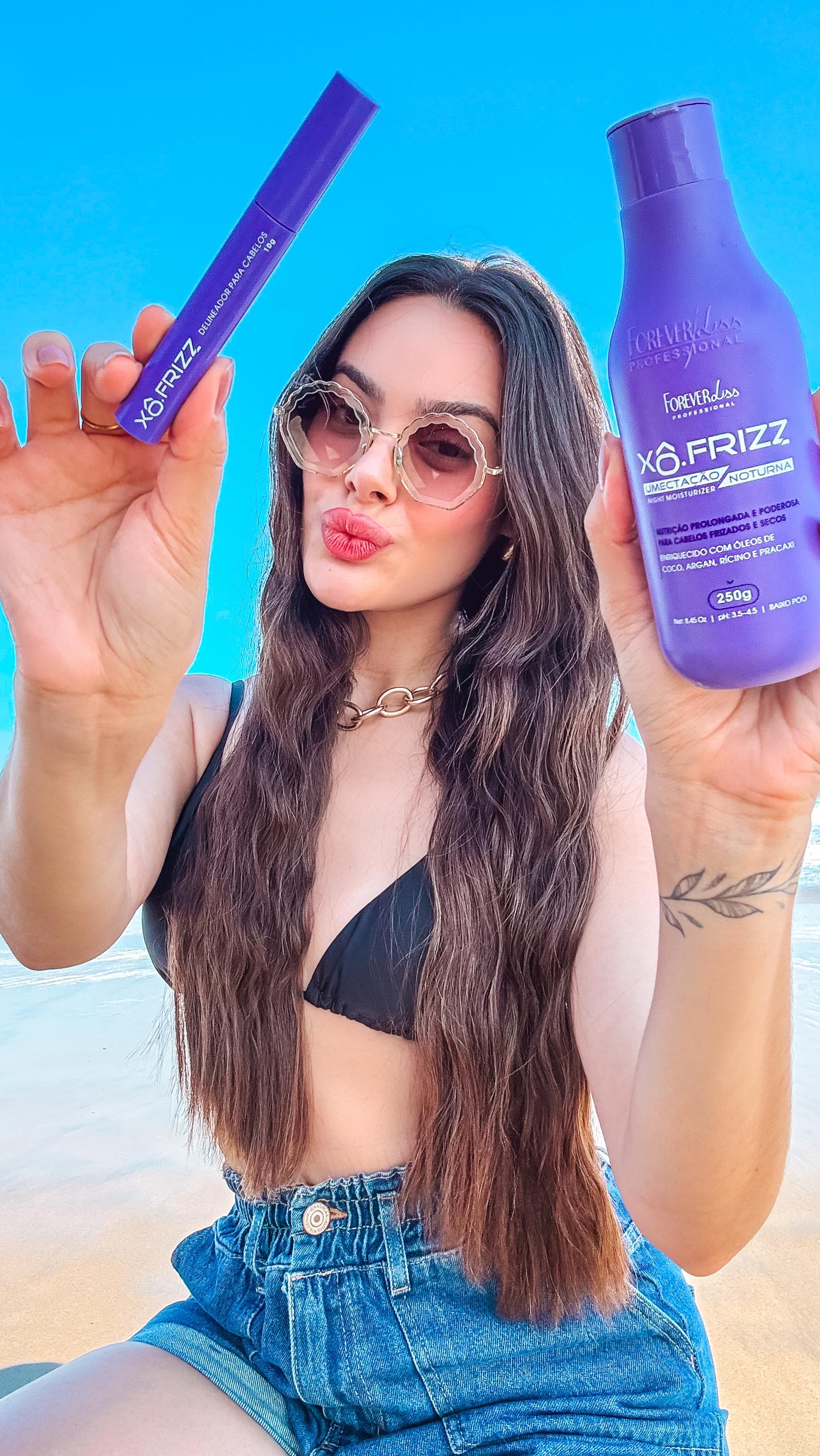 Instagram post by @julianaleme for Forever Liss. Caption reads: PENTEADO PRAIANO FÁCIL COM @foreverliss 🌊✨

Nada....