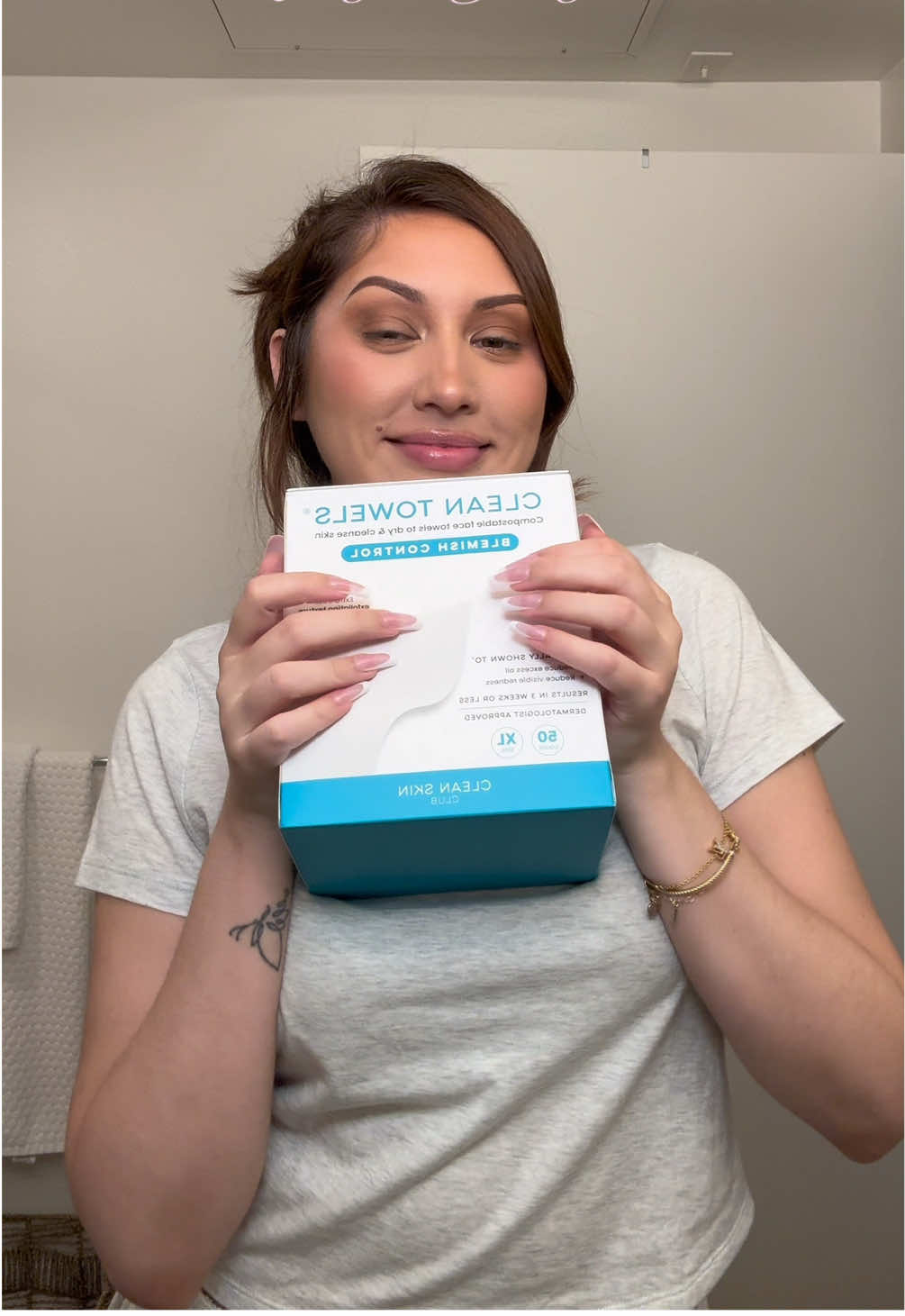 TikTok post by @love__lesss for cleanskinclub. Caption reads: [...] Skin Club #gurwm #gurwmroutine....