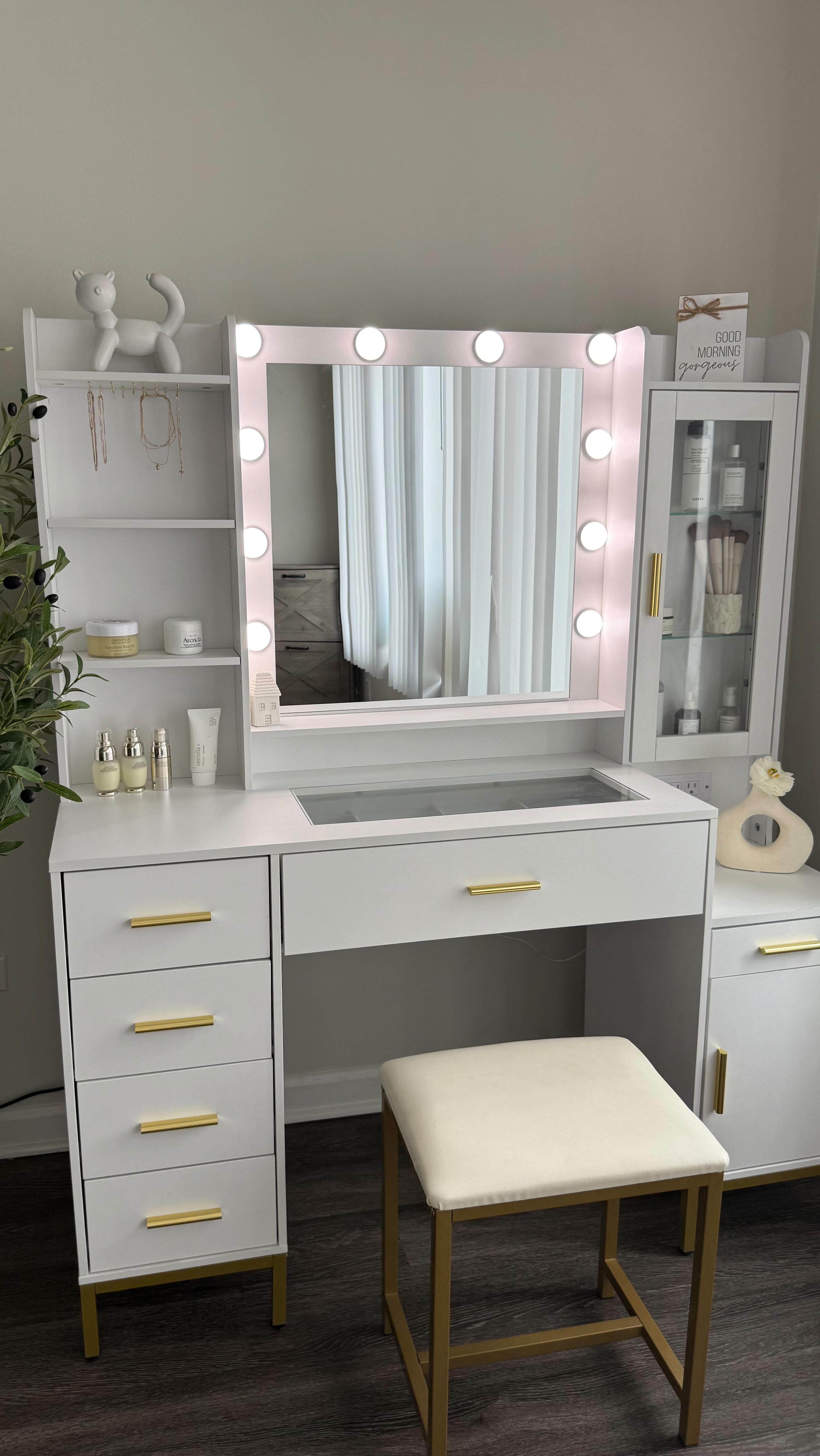 Instagram post by @khrystynapolek for Sikaic. Caption reads: [...] code: «IG30» for $30....