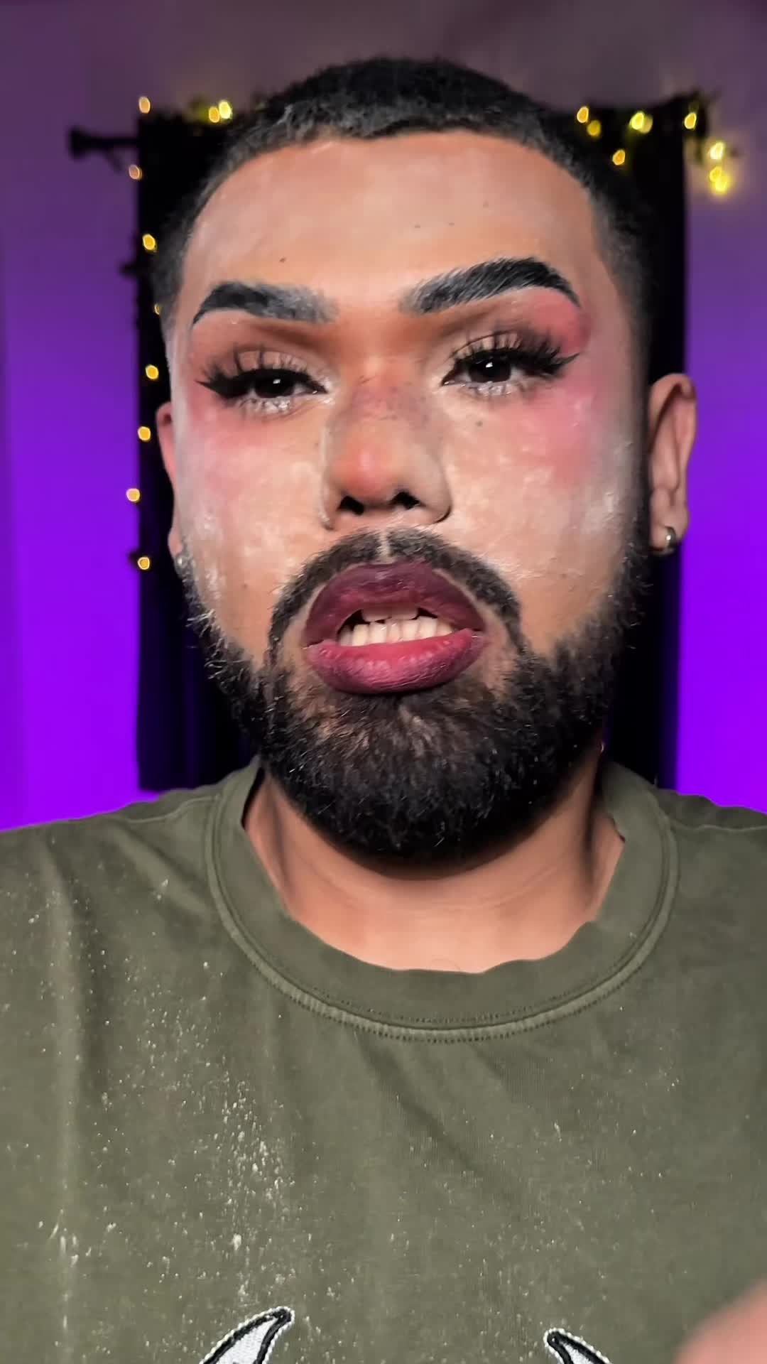 TikTok post by @kristians_makeup1 for ONE SIZE BEAUTY. Caption reads: [...] powder on my T-Shirt🤯 @ONE SIZE BEAUTY VS....