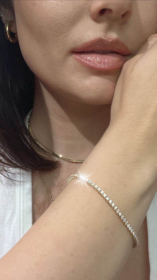 Instagram post by @chloemorello for Mejuri. Caption reads: Unboxing and styling this incredible Lab Diamond....