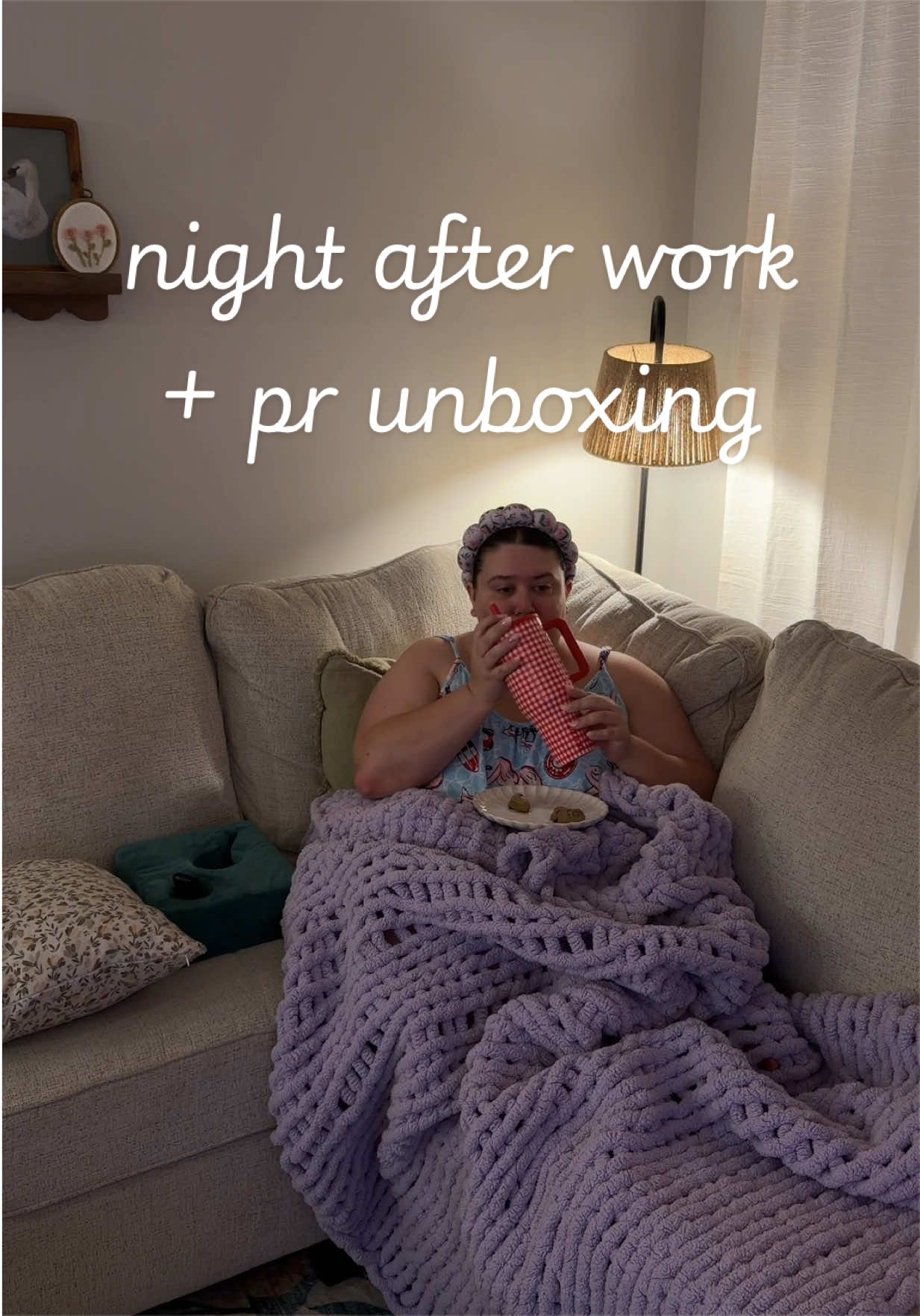 TikTok post by @hanichu28 for SOJOS. Caption reads: [...] #nightinmylife #minivlog #prunboxing....