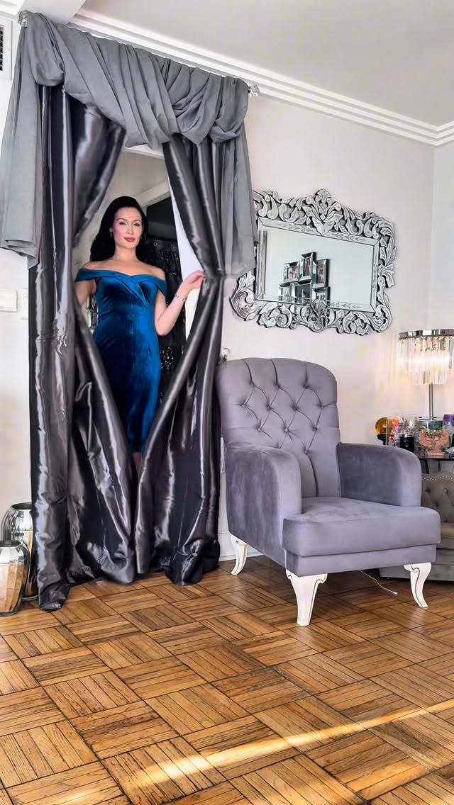 Instagram post by @parisvolsch for Retro Stage. Caption reads: Party season is officially here, my darlings — and....