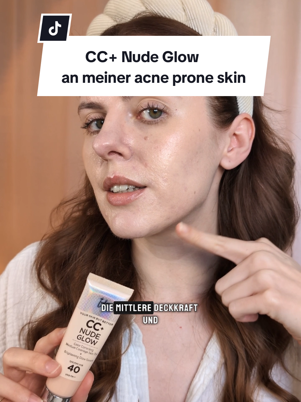 TikTok post by @alenamarib for IT Cosmetics. Caption reads: Breakouts durch Make-up? Das war gestern!....