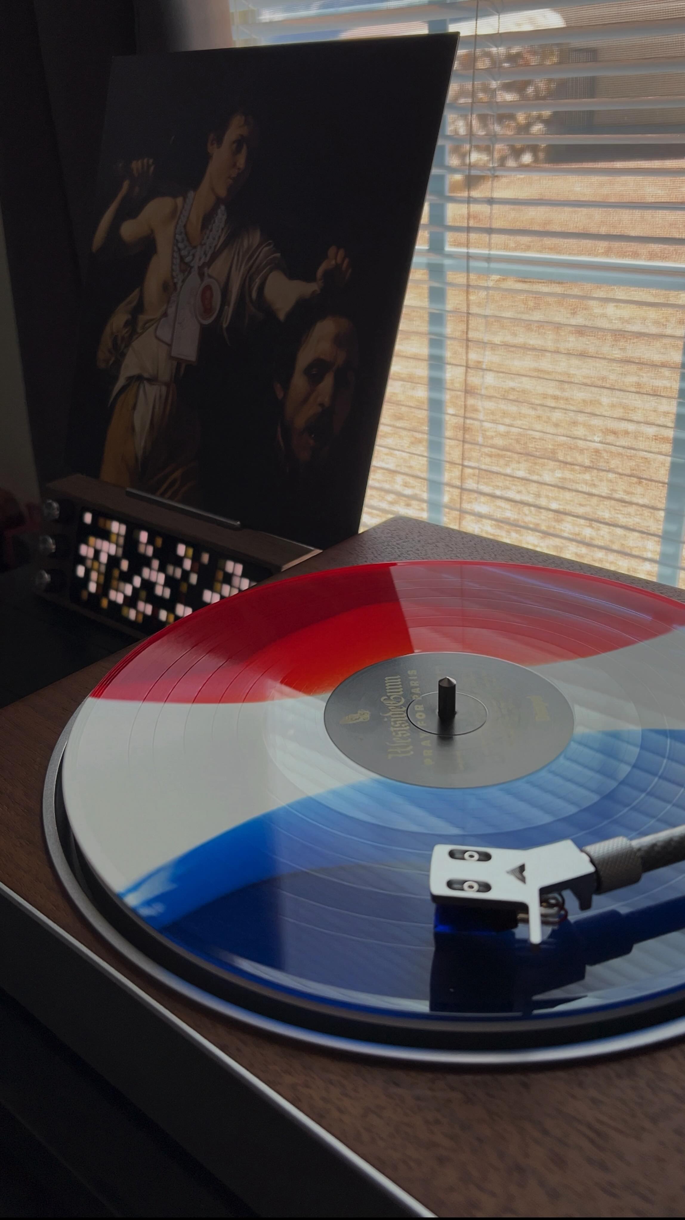 Instagram post by @plastic.disc for Victrola. Caption reads: [...] daddy's record player, this is the....