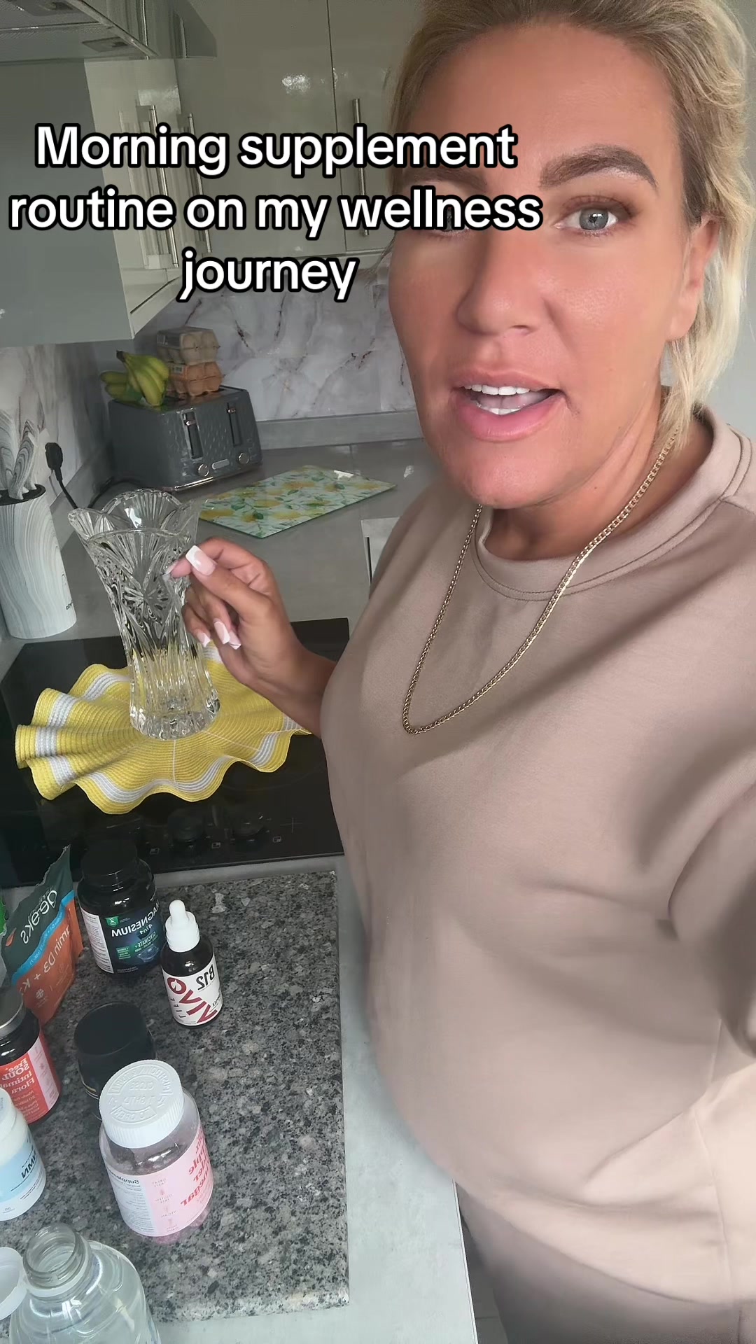 TikTok post by @an.a.budgens for Vivo Life. Caption reads: [...] #wellness #dailyroutine @Free Soul @Vivo....