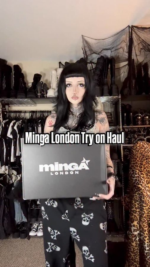 Instagram post by @horrorhailey for Minga London. Caption reads: GUYSSS! 🪽 @mingalondon is having a sale to warm....