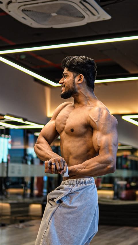 Instagram post by @kalpitvaidya for HK Vitals. Caption reads: [...] bhi important hai 💪 That’s why I take HK....