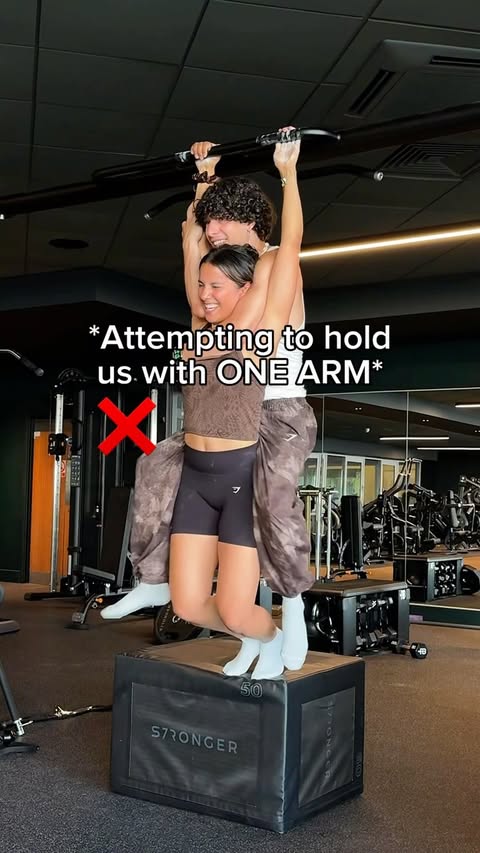Instagram post by @calisthenics.bypaulina for Gymshark. Caption reads: The ending…💀🤣 Ps. The Gymshark sale is ending....